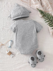 Body Bebê Menino Manga Curta Estampa Tubarão Malha Kit 3 Peças com Gorro e Pantufa Cinza 0 aos 12 Meses — foto 3