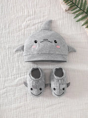 Body Bebê Menino Manga Curta Estampa Tubarão Malha Kit 3 Peças com Gorro e Pantufa Cinza 0 aos 12 Meses — foto 4