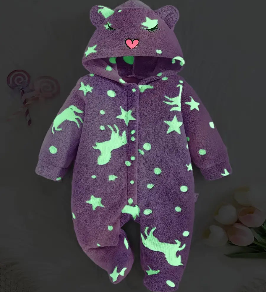 Macacão Bebê Menina Inverno com Capuz e Pézinhos Fleece Felpudo Estampa Unicórnio Estrelas Lavanda RN ao 6-9 Meses — fot