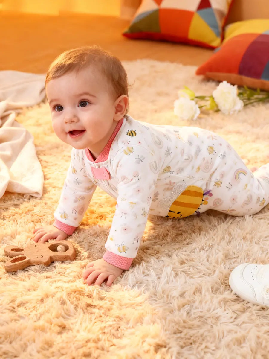 Macacão Bebê Menina com Pés Manga Longa Algodão Estampa Abelha e Floral Zíper 0 a 9 Meses — foto 3