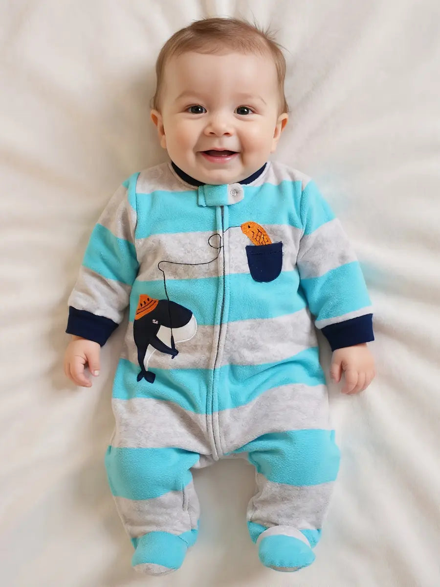 Macacão Bebê Menino Longo com Pés Fleece Zíper Bordado Baleia Listrado 0 a 9 Meses — foto 1