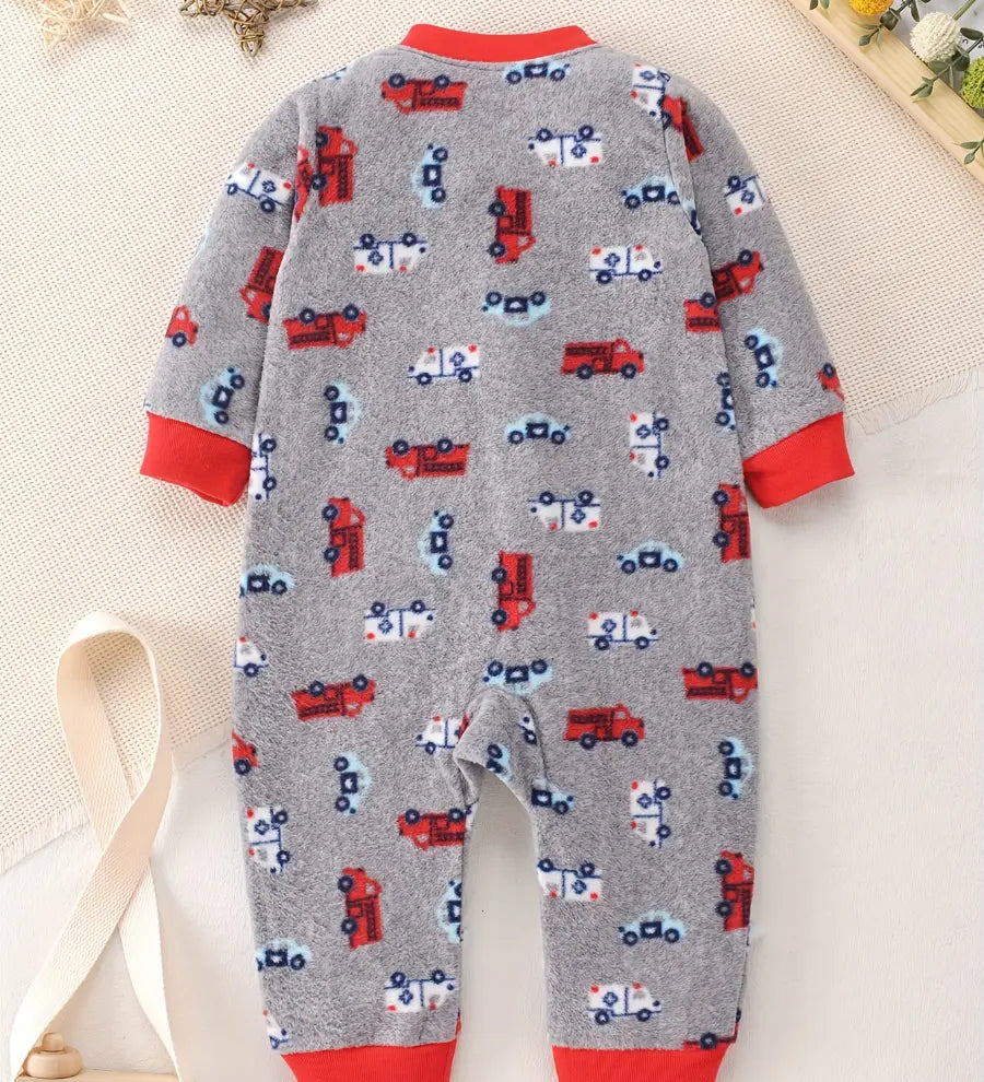 Macacão Bebê Menino Manga Longa Soft Fleece Estampa Caminhão de Bombeiro Zíper Cinza 6 aos 24 Meses — foto 2